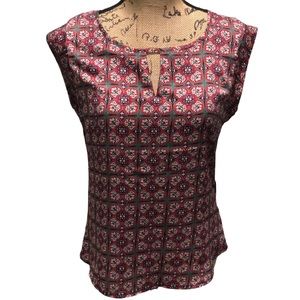 {The Limited} Sleeveless Keyhole Front Mixed Media Blouse